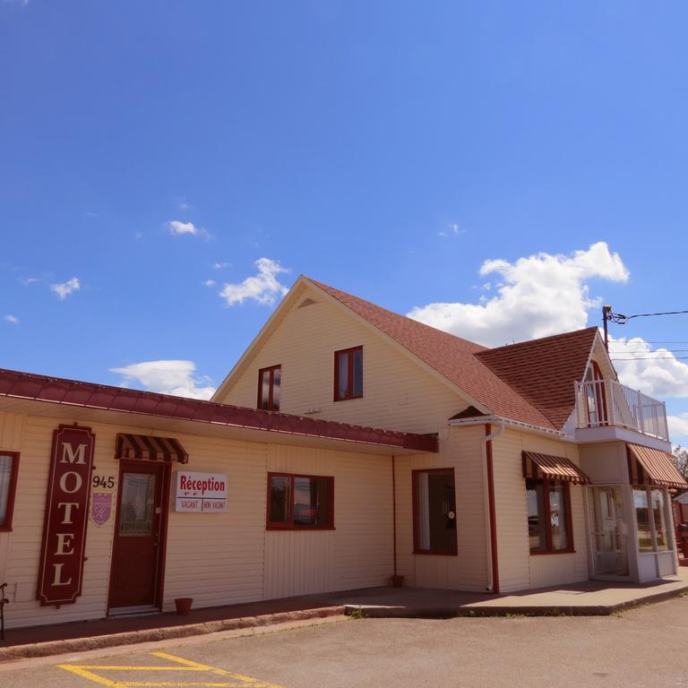 Motel Au Soleil Couchant Rimouski Esterno foto